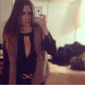 Sexy keyhole black long sleeve top!